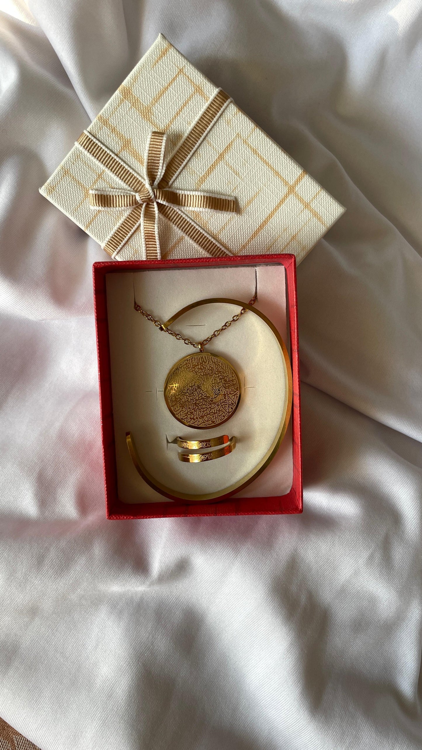 Ayet-El Kürsi'li Kolye